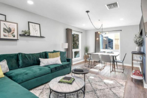 4 BEDS WALK to Downtown Nashville Pool and Parking